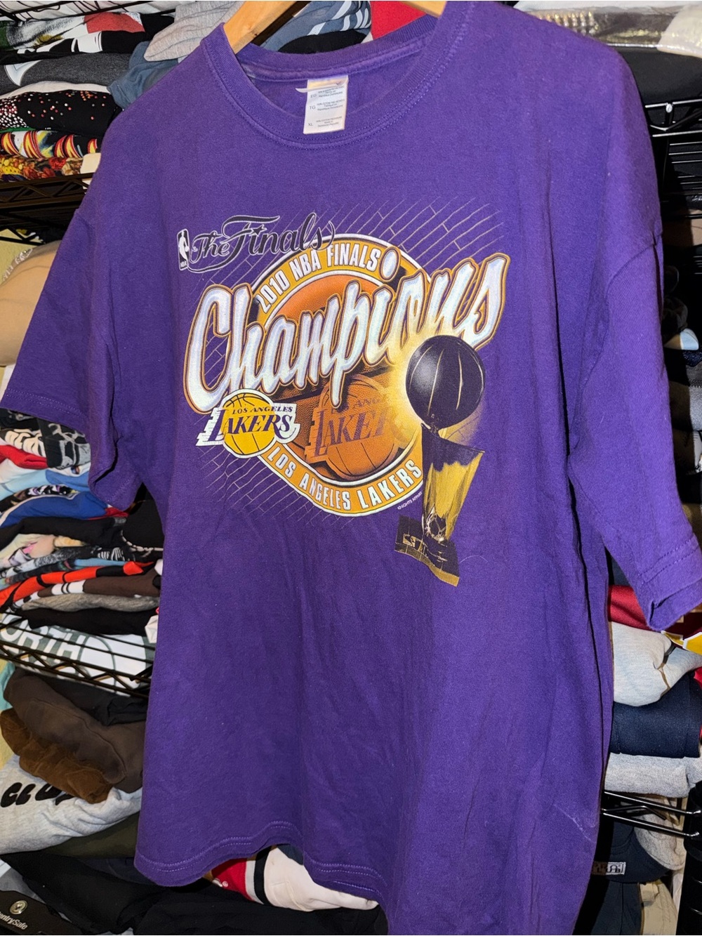 Los Angeles Lakers Purple Yellow 2010 ‘Champions' Mens Large Tshirt